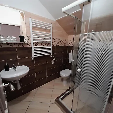 Barsony Vendeglo Es Panzio 3*