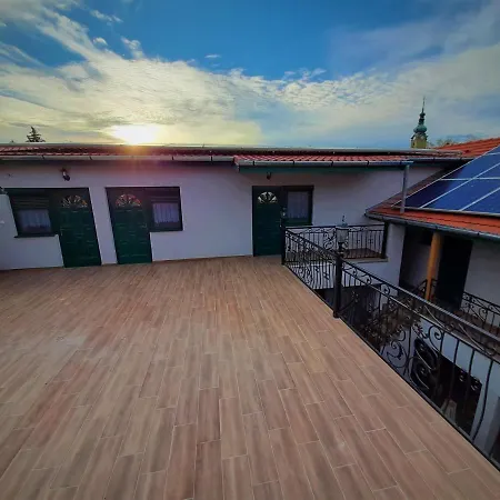 Barsony Vendeglo Es Panzio 3*