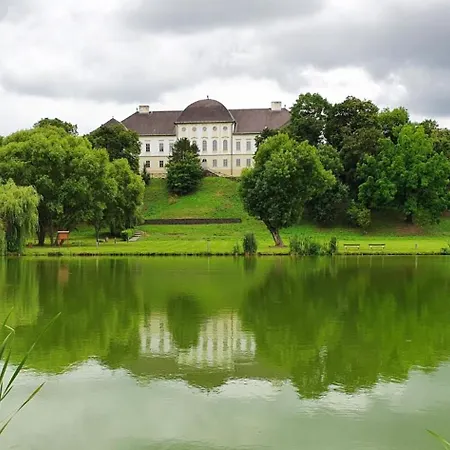 Barsony Vendeglo Es Panzio Oda ve Kahvaltı Szécsény